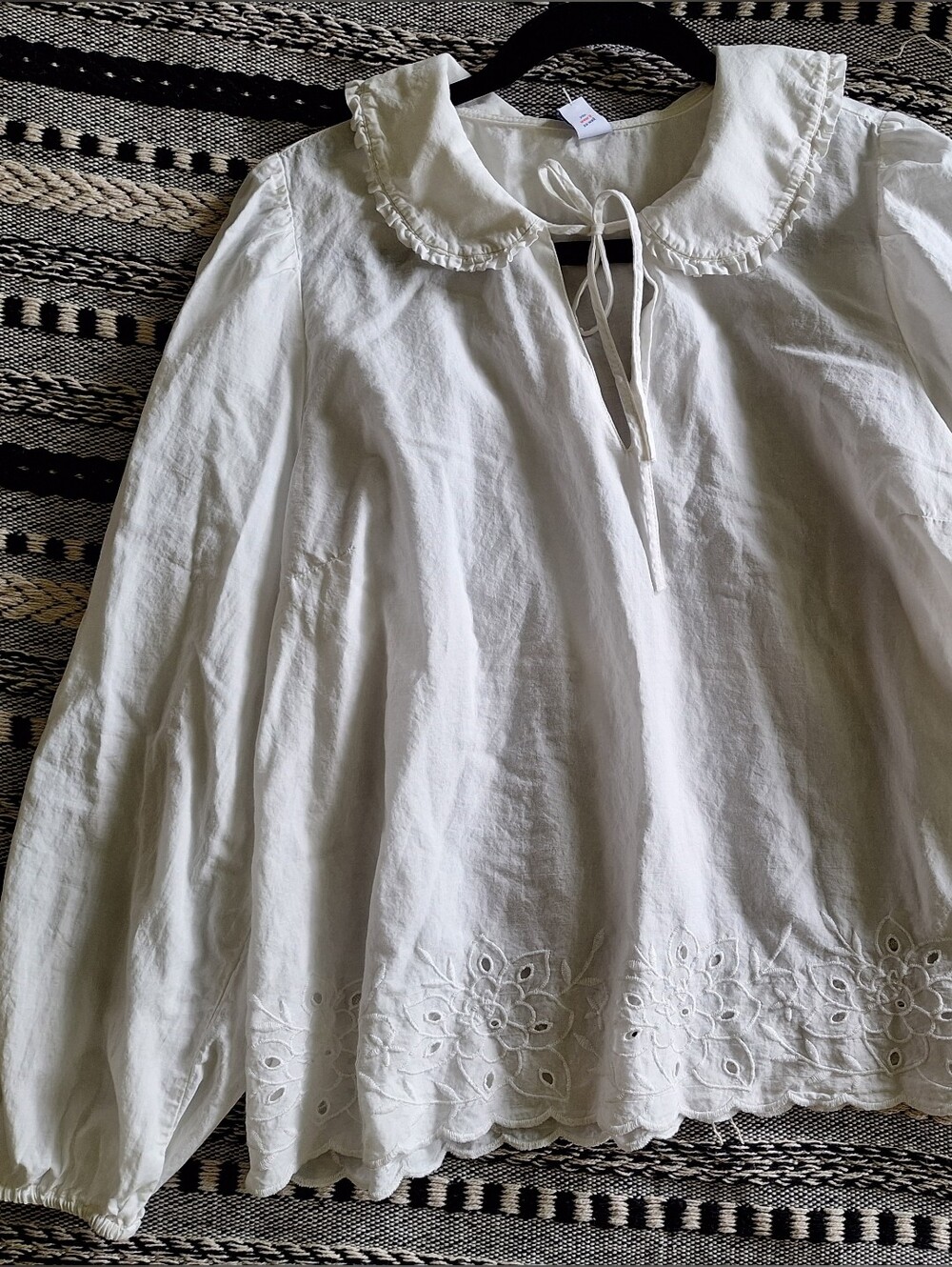 Old Navy White Eyelet Peasant Blouse